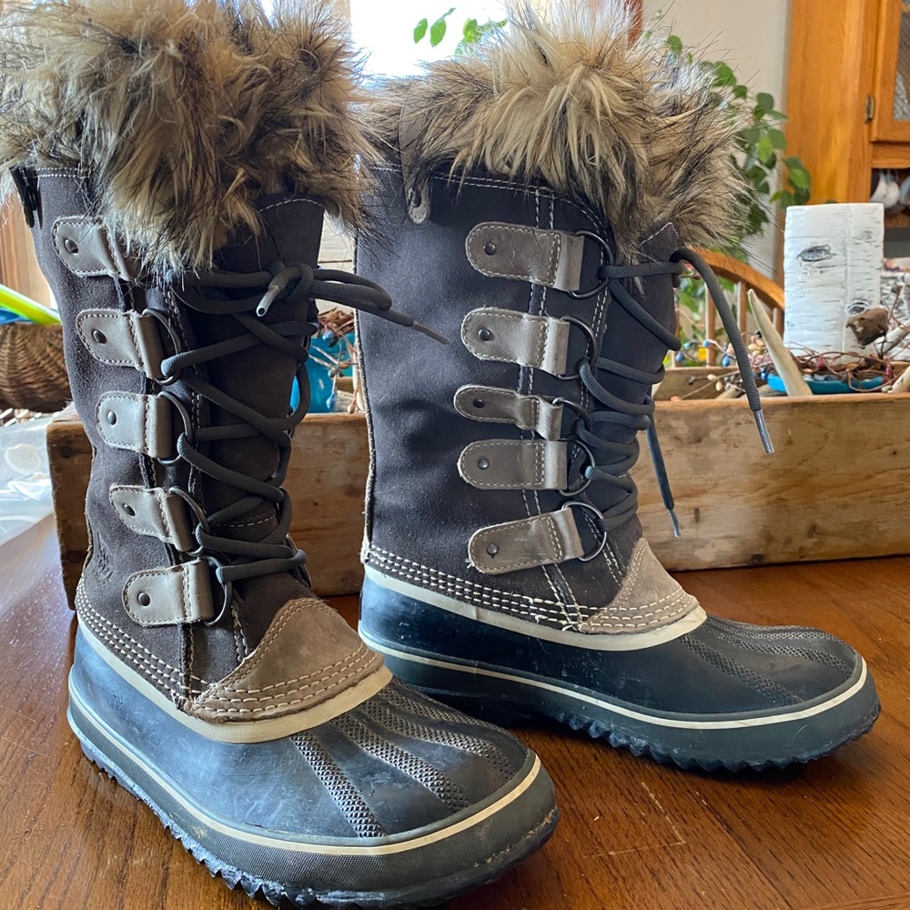 Sorel Joan of Arctic winter boots women’s size 8